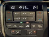 オートエアコンは左右席で独立温度コントロールが可能です。運転席はキンキンに冷やして助手席はマイルドにと言った設定が可能です☆暑さ寒さでケンカすることもなくなりますね♪