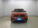 VWは小さな車も、大きな車も、平等です。クラスによって品質や安全性に差を付けない。ボディ剛性と精度、重厚なドアの音はどの車種も共通です。是非一度体感してみて下さい。