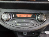 オートエアコンを装着しておりますので車内をお好みの快適な温度に保つことが可能です!