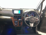 見通しのよいすっきりとした視界で、誰でも運転しやすいです。運転のしやすさは疲れにくさにも繋がりますよ♪