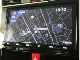 純正ナビを装備。タッチパネル式で使いやすく、お出かけもラクラクです。