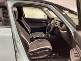シートはフィット性も良く、楽な運転姿勢を保てます。