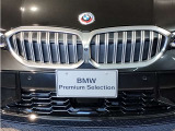 BMW代表的な特徴のキドニーグリル。BMWのすべてのモデルに採用され、BMWらしさを強調しております。