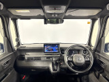 開放的な前方視界!運転がしやすく疲れにくいです♪窓が大きく、見通しがとってもいいお車です♪