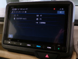 CD、DVD、Bluetooth、AM、FM、AUX、スマートフォン接続ができます。