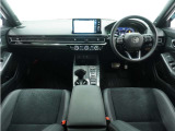 ◆視界広々で非常に運転しやすくロングドライブでも疲れを感じさせないすっきりとまとまったインパネ周りです。