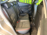 コンパクトカーですが、セカンドシートは十分な広さがあり快適にお乗りいただけます♪シートを倒して大きな荷物を積んだりと、用途の幅が広い1台です。