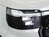 【LEDヘッドライト+デイタイムランニングランプ】主流のLEDヘッドライトに、日中でも他者からの視認性を良くするデイタイムランニングランプ装備!スタイリッシュでかっこよく仕上がっています。