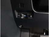 窓を開けずに料金所を通過できる今やもう必需品のETC!インパネにスッキリ装着したビルトインタイプです♪ETCカードの入れ忘れ・抜き忘れを音声やアラームで教えてくれるので、入れ忘れ・抜き忘れを防げます♪