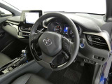 見通しのよいすっきりとした視界で、誰でも運転しやすいです。運転のしやすさは疲れにくさにも繋がりますよ♪