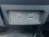 USBとタイプCの接続ポートもあります。