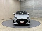 お車購入のポイントとなるフロントマスクです!シャープな目つきが印象的なデザインのヘッドランプです。