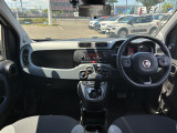 イタリア車ならではの美しさ、走りへのこだわりを感じるインテリアデザイン!