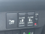 両側電動スライドドアを装備しております♪
