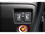 ◆◆両側電動スライドドア!!荷物で手が塞がる時など簡単にドアの開閉が出来ます!何より力いらずで開閉OK!女性やお年寄りにも優しい♪電動機能はOFFにもできますから元気なお子様の駆け出しも安心!