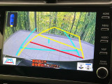 【バックカメラ】駐車時に後方がリアルタイム映像で確認できます。大型商業施設や立体駐車場での駐車時や、夜間のバック時に大活躍!運転スキルに関わらず、今や必須となった装備のひとつです!