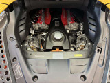 4.0L V8ツインターボエンジン+モーター3基を搭載、1000CVを発揮します。(カタログ値)