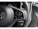Hondaセンシングの機能のひとつ、アダプティブクルーズコントロール付!アクセルから足を離しても設定したスピードと前車との車間を保ち走行してくれます!車線維持もアシスト☆高速道路で疲労軽減ですね☆