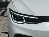 LEDマトリックスヘッドライト「IQ.LIGHT」。マトリックスモジュールに搭載されたLEDを個別に点灯点滅することで、眩惑を最小限に、照射エリアは最大限に確保する最新のヘッドライトシステム。