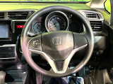 【ステアリングスイッチ】運転中、前方から目線をそらすことなく、オーディオ等の操作が可能な便利機能!安心&快適なドライブを演出してくれます♪