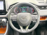 【純正革巻きステアリング】上質な革を使用することで、手にしっかり馴染みとても運転しやすいハンドルです♪