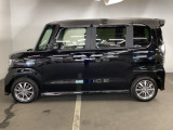 スライドドアなら狭い駐車場でもドアをぶつける心配がありません。ステップが低く乗り降りもしやすいです。