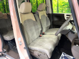 運転席シート廻りは使用感も少なく、良好な状態となっています。丁寧に使われていたことがよくわかりますね。