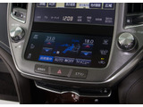 使いやすさや安全性を追求したステアリング周り!高級車ゆえにスイッチ類が多いのも特徴ですね!考え尽くされた配置ですぐに使いこなす事が出来ますのでご安心下さい!是非、体感してみて下さい!!