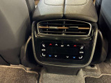 車両は屋内展示しておりますので天候に関係なくごゆっくりコンディションご確認頂けます。車両を倉庫へ保管している場合が御座いますのでご来店前に在庫確認頂けると幸いです。TEL072-784-8800