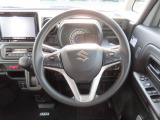 運転し易いステアリング。【アダプティブクルーズコントロール】・【ステアリングオーディオスイッチ】付。