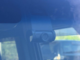 【ドライブレコーダー】ドライブレコーダー装備!走行中はもちろん、あおり運転や事故に遭遇した際、映像で記録し、万一のリスクに備えます。※記録用SDカードはお客様ご自身でご準備いただく必要があります。