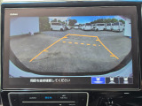 駐車時の安全確認をサポートするバックカメラも使用できます。インターナビで様々な情報を得ることもできます。