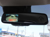 バックビューモニター搭載!Pレンジで後方の映像がディスプレイ付自動防眩式ルームミラーに映りますので駐車もラクラクですね(^^)!