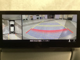 狭い場所での駐車やすれ違いなどでより的確な運転操作に役立つ360&deg;ビューモニターが装備されています。