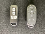 スマートキー付きですからドアロックの開閉およびエンジンスタートが楽々です。電動スライドドアの開け閉めもボタンで操作できます。加えて、純正リモコンエンジンスターター用の操作キーもついています。