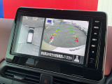 上から丸見えアラウンドビュー!車を真上から見下ろした様な映像を映し出すアラウンドビューモニター。これで車庫入れもラクラク。
