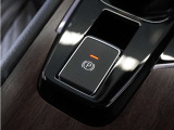オートブレーキホールド機能付き電子パーキングブレーキ!ブレーキペダルを足から離しても停車状態を保ちます。アクセルを踏めば自動でブレーキが解除され、発進可能!