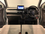 【前方視界】開放的な前方視界!運転がしやすく疲れにくいです♪窓が大きく、見通しがとっても良いおクルマですよ♪