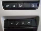 【2Wayドライビングポジションメモリー機能】お二人のシートパターンを記憶することができますので、運転時はボタン一つでシート調節できますね。