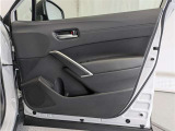 運転席ドア内張はご覧の通り