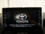 ディスプレイオーディオを装備。スマホとクルマをつなぐことで、これまでのナビに加えて、いろんなサービスが楽しめます。