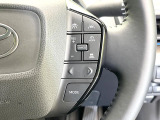 【レーダークルーズコントロール】高速道路での長距離走行が楽に!!自動で速度を保つクルーズコントロールが、衝突軽減システムと連携し、前方の車両を感知して車間を保つように速度調節してくれます!!