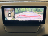 【360&deg;ビューモニター】専用のカメラにより、上から見下ろしたような視点で360度クルマの周囲を確認することができます☆死角部分も確認しやすく、狭い場所での切り返しや駐車もスムーズに行えます。