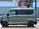 メーカー保証となります。一般保証は新規登録日より初回車検日まで(3年60,000km)、特定保証は新規登録日より5年100,000kmまでとなります。