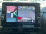 『アラウンドビューモニター』はスムーズな駐車と安全確認をサポートします。