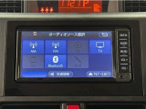 Bluetooth対応、CD再生機能付き。お好きな音楽を聴きながらのドライブは楽しいですよね〜♪