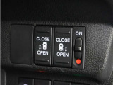 ◆両側電動スライドドア◆狭い駐車場でも乗り降りが楽々♪お子様が隣の車にドアを当ててしまう心配もございません!小さなお子様連れの方もこれで安心。