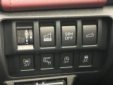 【パワーバックドア】スマートキーや運転席のボタンを押すだけでリアゲートが自動で開閉します!荷物を持っている時や、高い位置にあるバックドアを閉める際に便利な機能です♪