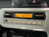 オートエアコンで快適な室内です。