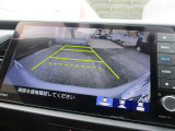 リアカメラで車庫入れ等をアシスト。